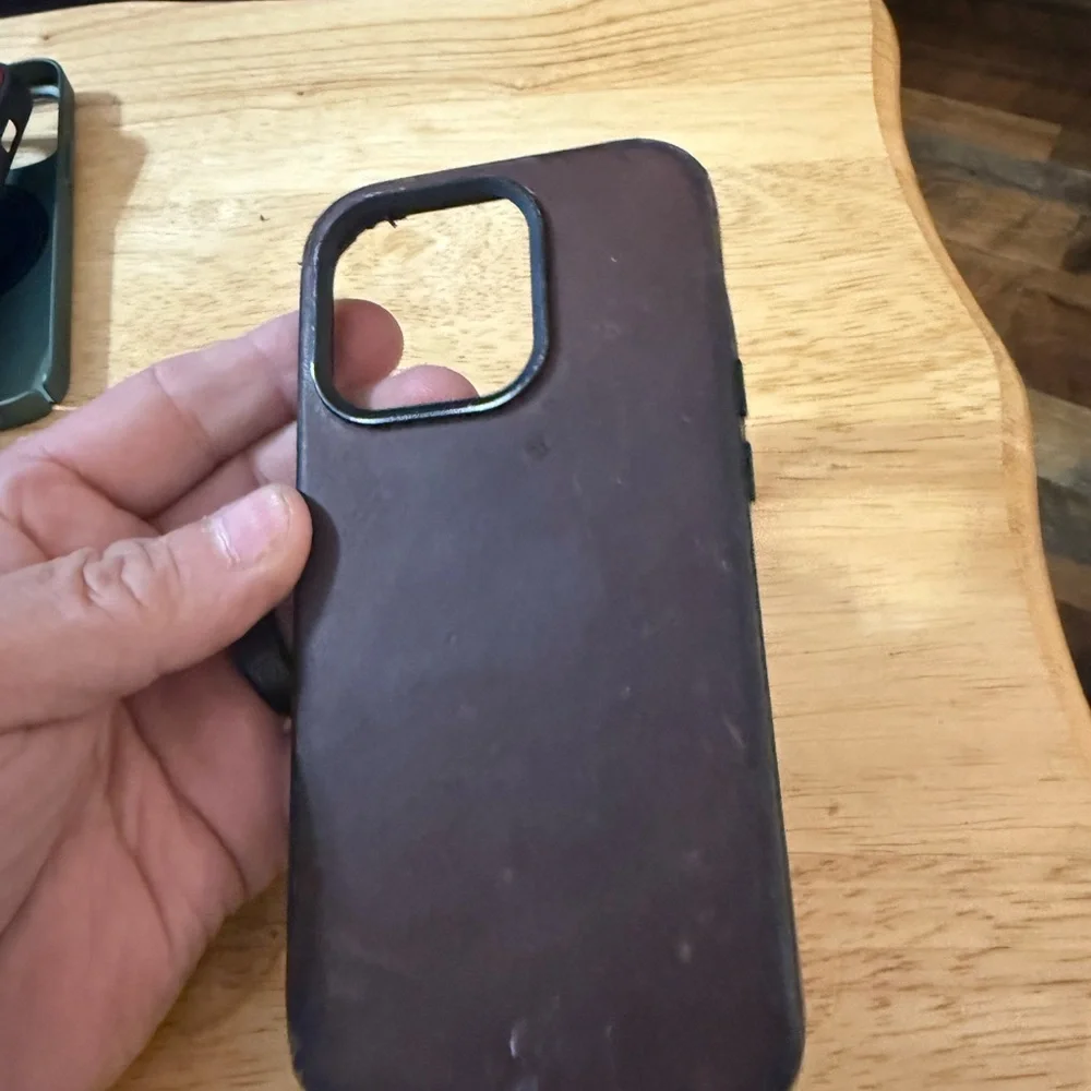 Men’s iPhone 14 Pro cases.